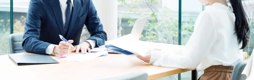 就労ビザで副業はできる？副業のルールとリスク